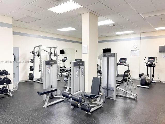 5825 Collins Ave # 4A, Miami Beach FL 33140