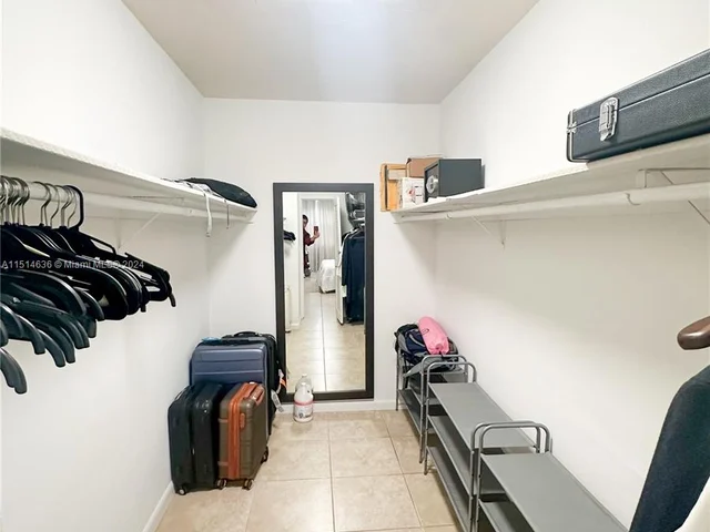 5825 Collins Ave # 4A, Miami Beach FL 33140