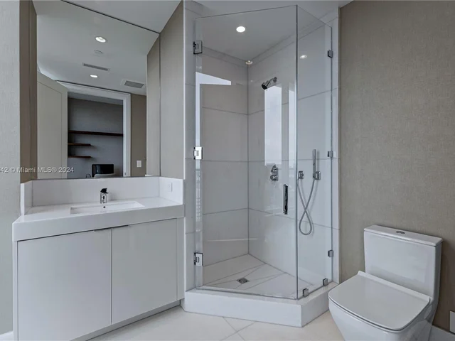 17975 Collins Ave # 1602, Sunny Isles Beach FL 33160