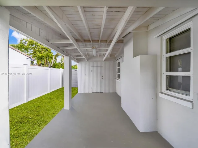 843 SW 10th St, Fort Lauderdale FL 33315