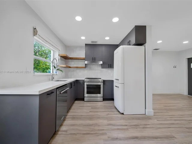 843 SW 10th St, Fort Lauderdale FL 33315