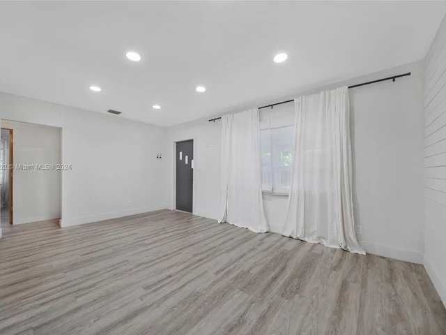 843 SW 10th St, Fort Lauderdale FL 33315