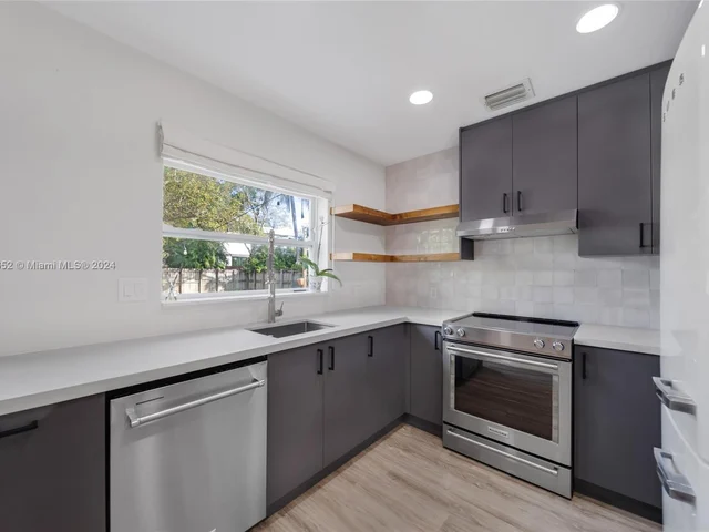 843 SW 10th St, Fort Lauderdale FL 33315