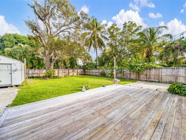 843 SW 10th St, Fort Lauderdale FL 33315