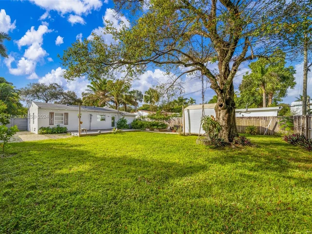 843 SW 10th St, Fort Lauderdale FL 33315