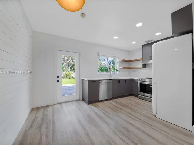 843 SW 10th St, Fort Lauderdale FL 33315