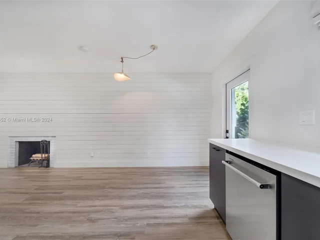 843 SW 10th St, Fort Lauderdale FL 33315