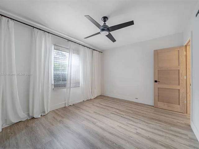 843 SW 10th St, Fort Lauderdale FL 33315