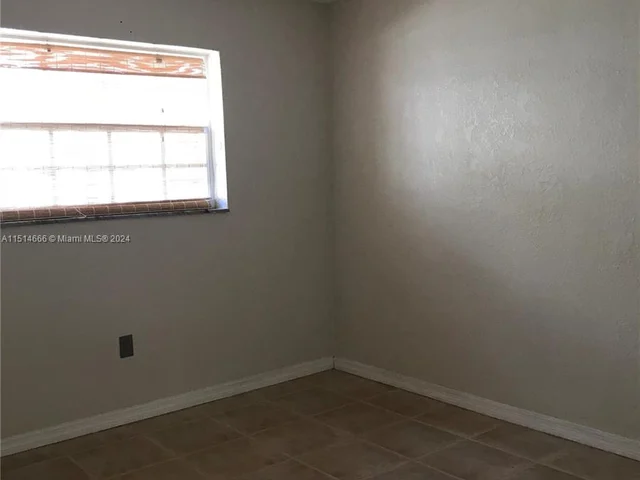 8700 NW 20th Ct, Sunrise FL 33322