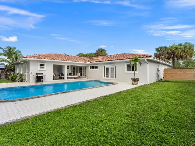 14530 Pompano Dr, Coral Gables FL 33158