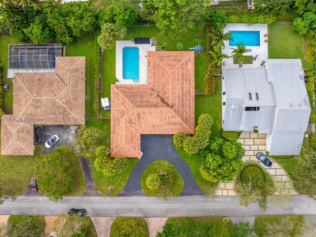 14530 Pompano Dr, Coral Gables FL 33158