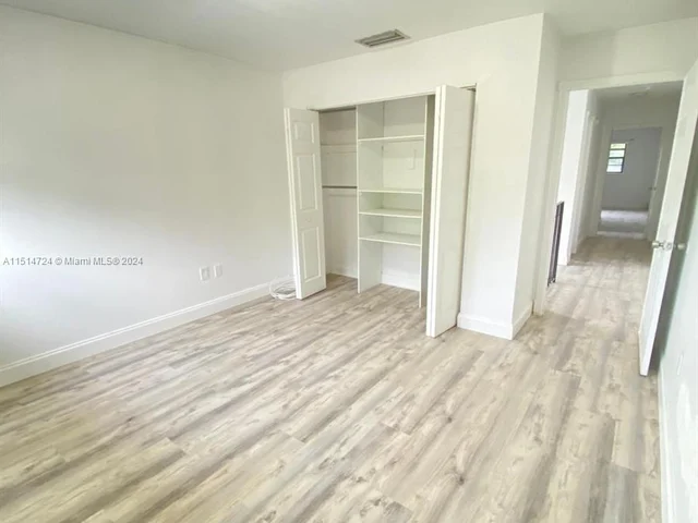 1616 NE 151st St # 1616, North Miami Beach FL 33162