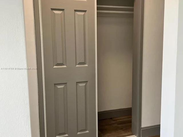 2250 Bay Dr # 12, Miami Beach FL 33141