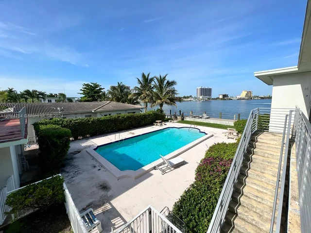 2250 Bay Dr # 12, Miami Beach FL 33141