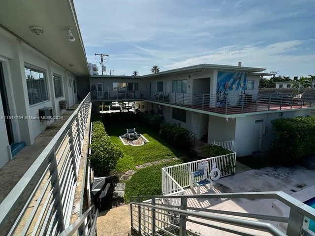 2250 Bay Dr # 12, Miami Beach FL 33141