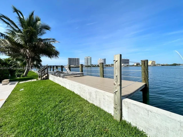 2250 Bay Dr # 12, Miami Beach FL 33141