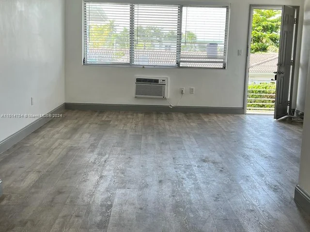 2250 Bay Dr # 12, Miami Beach FL 33141