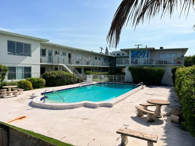 2250 Bay Dr # 12, Miami Beach FL 33141