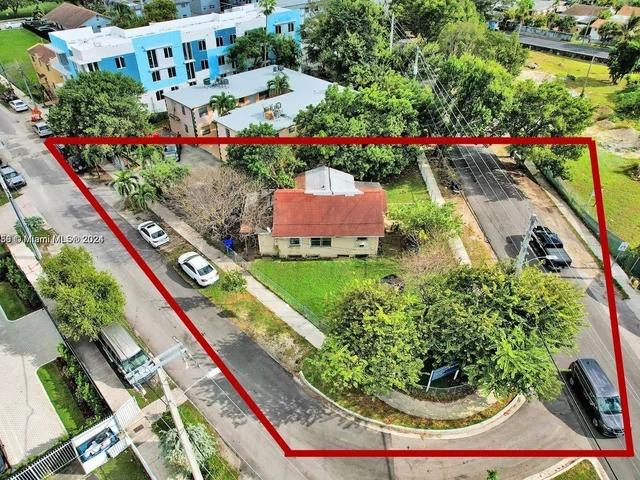 1745 NW 15th St Rd, Miami FL 33125