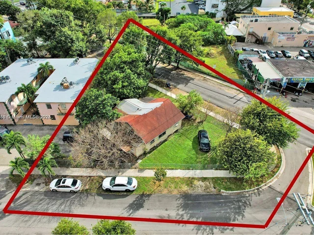 1745 NW 15th St Rd, Miami FL 33125