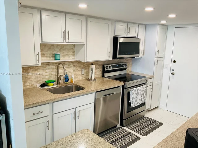 2101 S Ocean Dr # 2808, Hollywood FL 33019