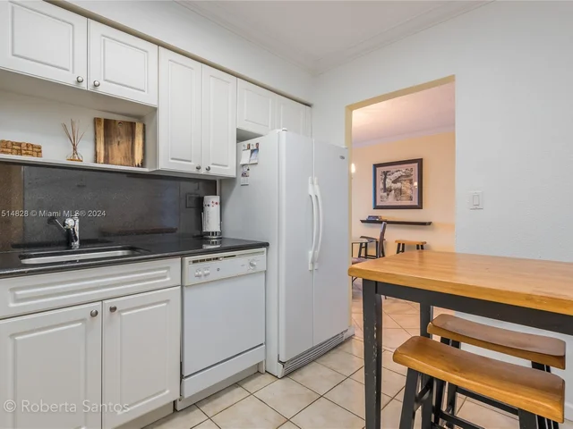 2501 S Ocean Dr, Hollywood FL 33019