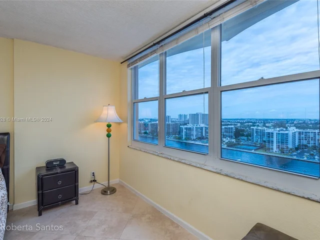 2501 S Ocean Dr, Hollywood FL 33019