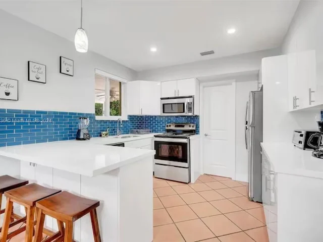 2737 SW 34th Ave # 2737, Miami FL 33133