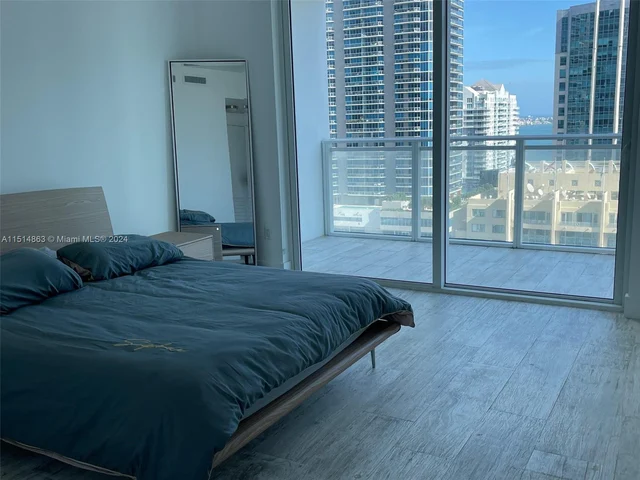 1080 Brickell Ave # 2700, Miami FL 33131