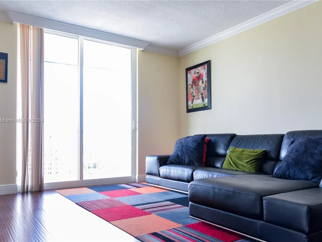 275 NE 18th St # 1002, Miami FL 33132