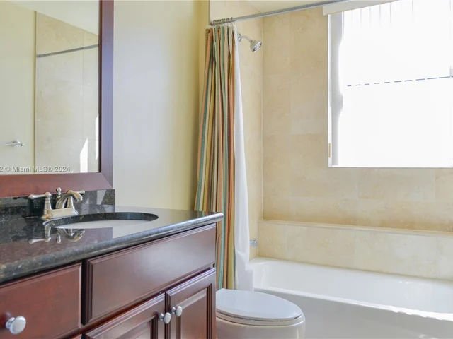 275 NE 18th St # 1002, Miami FL 33132