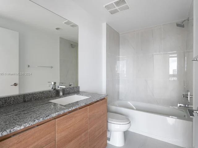 30 SW 1st St # 1706, Miami FL 33130