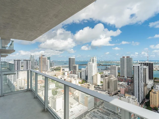 30 SW 1st St # 2207, Miami FL 33130