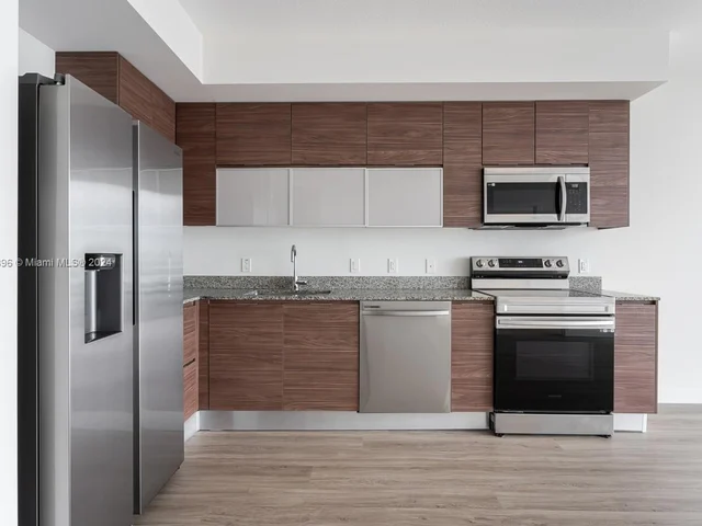 30 SW 1st St # 2207, Miami FL 33130