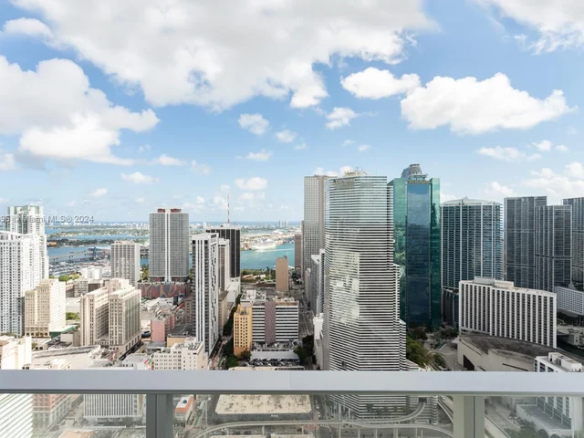 30 SW 1st St # 2207, Miami FL 33130