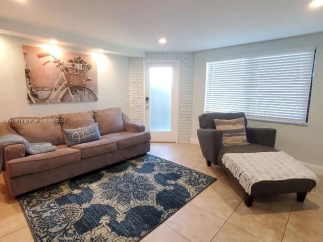 700 SE 14th Ct # 3, Fort Lauderdale FL 33316