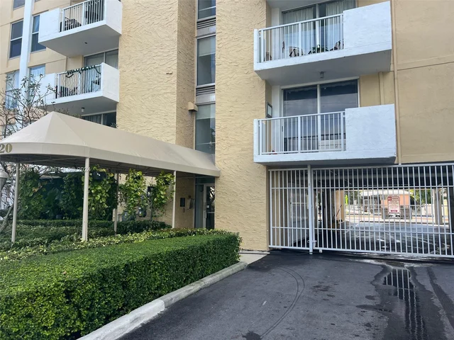 2020 NE 135th St # 504, North Miami FL 33181