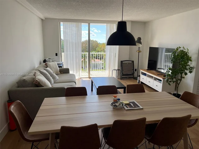 2020 NE 135th St # 504, North Miami FL 33181