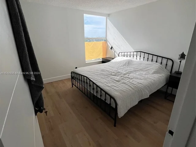 2020 NE 135th St # 504, North Miami FL 33181