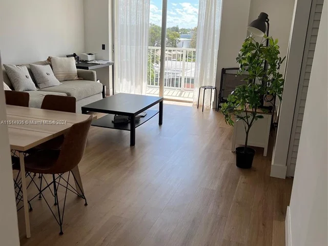 2020 NE 135th St # 504, North Miami FL 33181