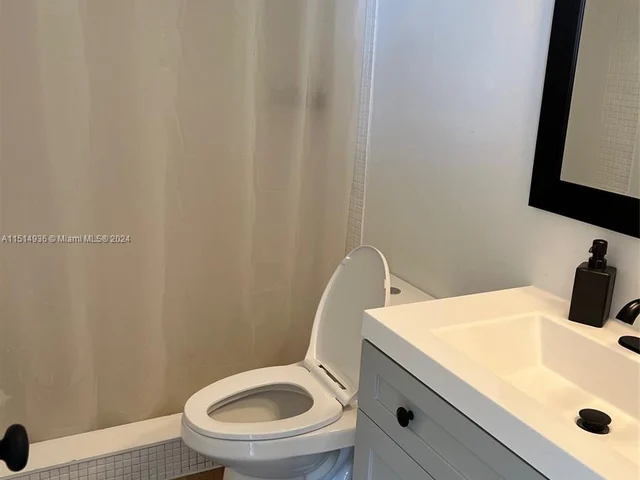 2020 NE 135th St # 504, North Miami FL 33181