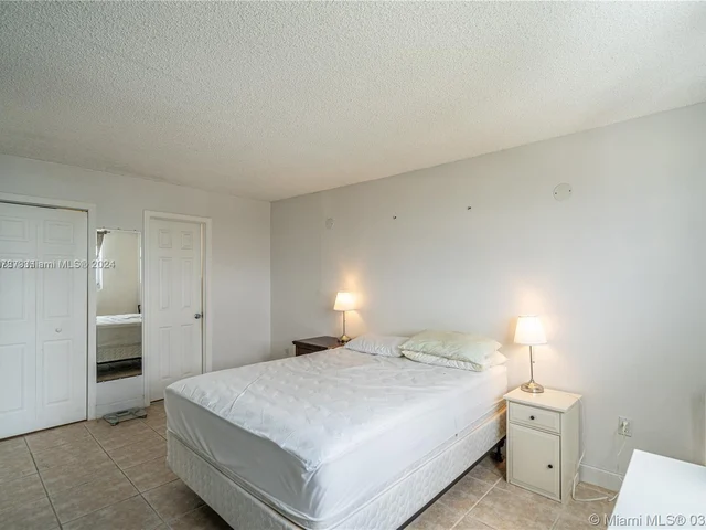 6900 Bay Dr # 11L, Miami Beach FL 33141