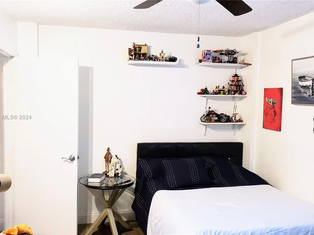 3101 N Country Club Dr # 101, Aventura FL 33180