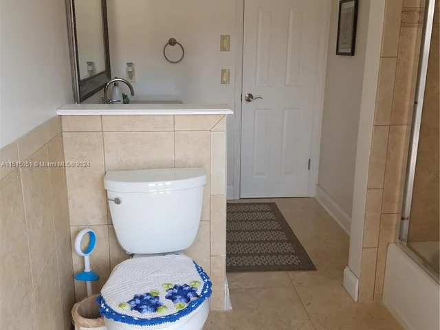 2121 NE 29th St, Lighthouse Point FL 33064