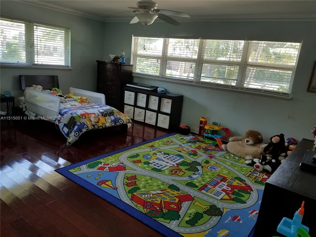 2121 NE 29th St, Lighthouse Point FL 33064