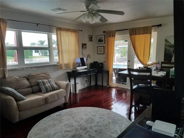 2121 NE 29th St, Lighthouse Point FL 33064