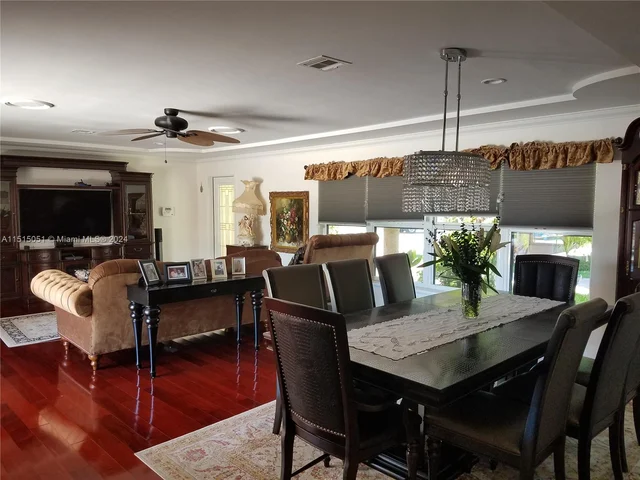 2121 NE 29th St, Lighthouse Point FL 33064