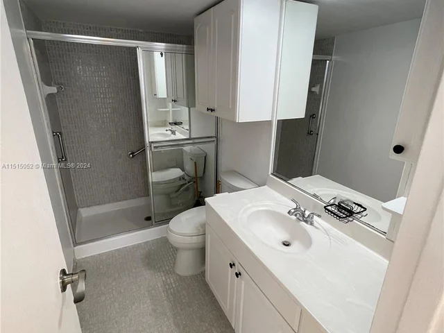 1000 Parkview Dr # 830, Hallandale Beach FL 33009