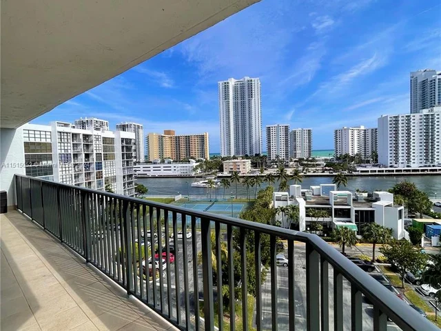 1000 Parkview Dr # 830, Hallandale Beach FL 33009