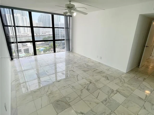 1000 Parkview Dr # 830, Hallandale Beach FL 33009